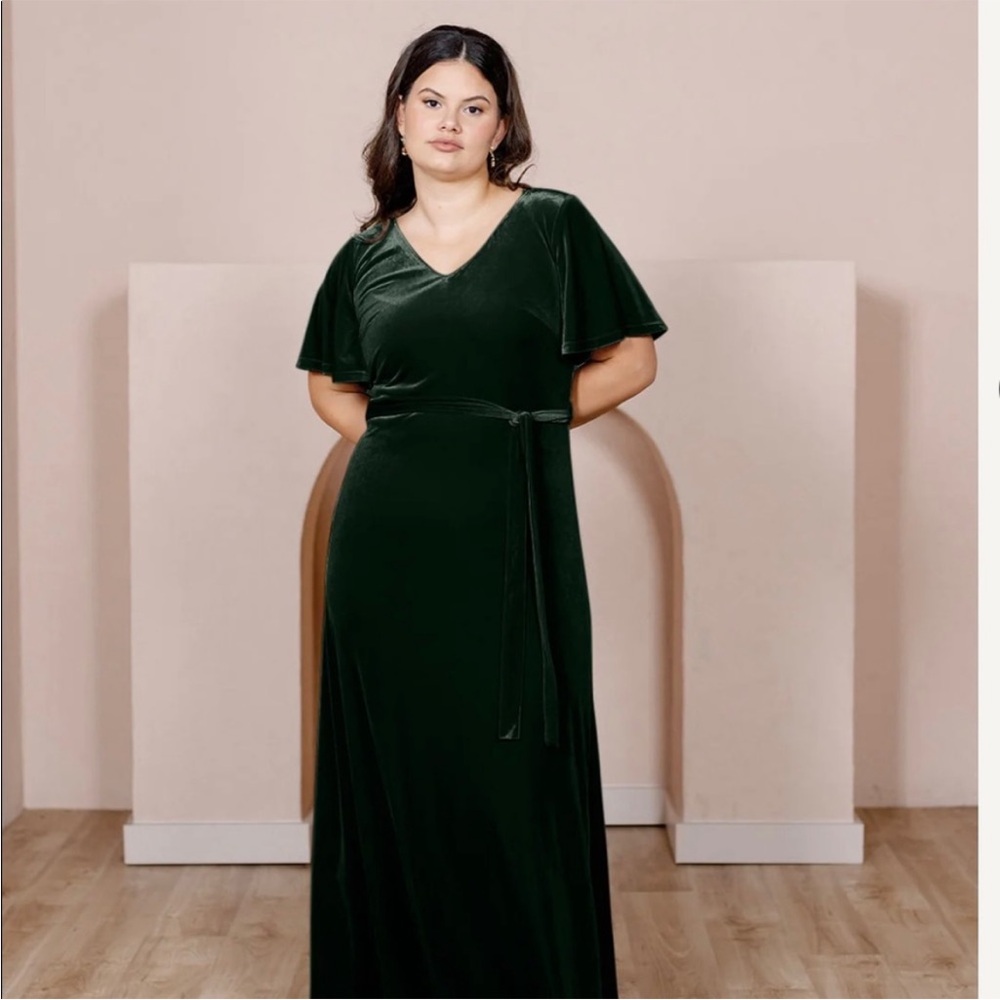 Reese Velvet Dress in 614 Emerald by Revelry, size XS - missing belt
